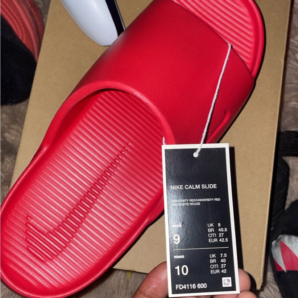 Red Nike Calm Slides Size 9 ( Men’s ) ‼️
Brand New ‼️
Original Box ‼️